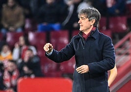 Pacheta dirige al Granada contra el Ceuta.