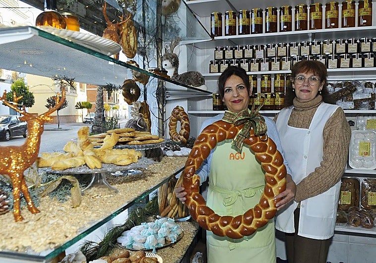 Los adornos navideños elaborados con pan que se pueden encontrar en este lugar de La Alpujarra