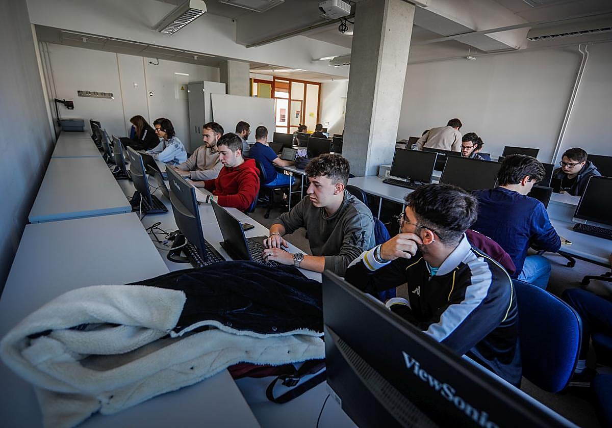 Alumnos de la Universidad de Granada, en una imagen de archivo.