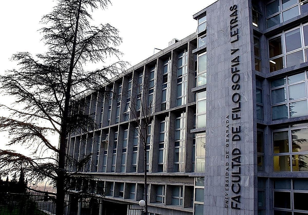 La biblioteca de la Facultad de Filosofía y Letras llevará el nombre de Luis García Montero