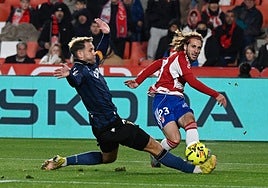 Luka Gagnidze pone un centro al área como revulsivo.