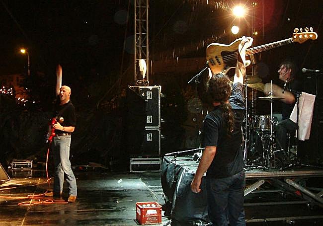 Los Ilegales en el Zaidín Rock de 2024.