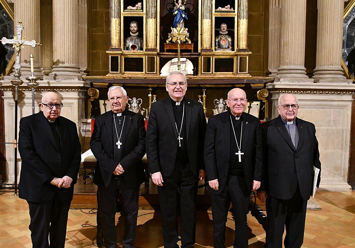 En el centro, Sebastián Chico y Ramón del Hoyo.