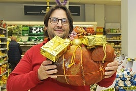 Los hermanos Antonio y Lucas Reinoso Montoro, propietarios de la tienda Carrefour Alpujarra, situada en Cádiar