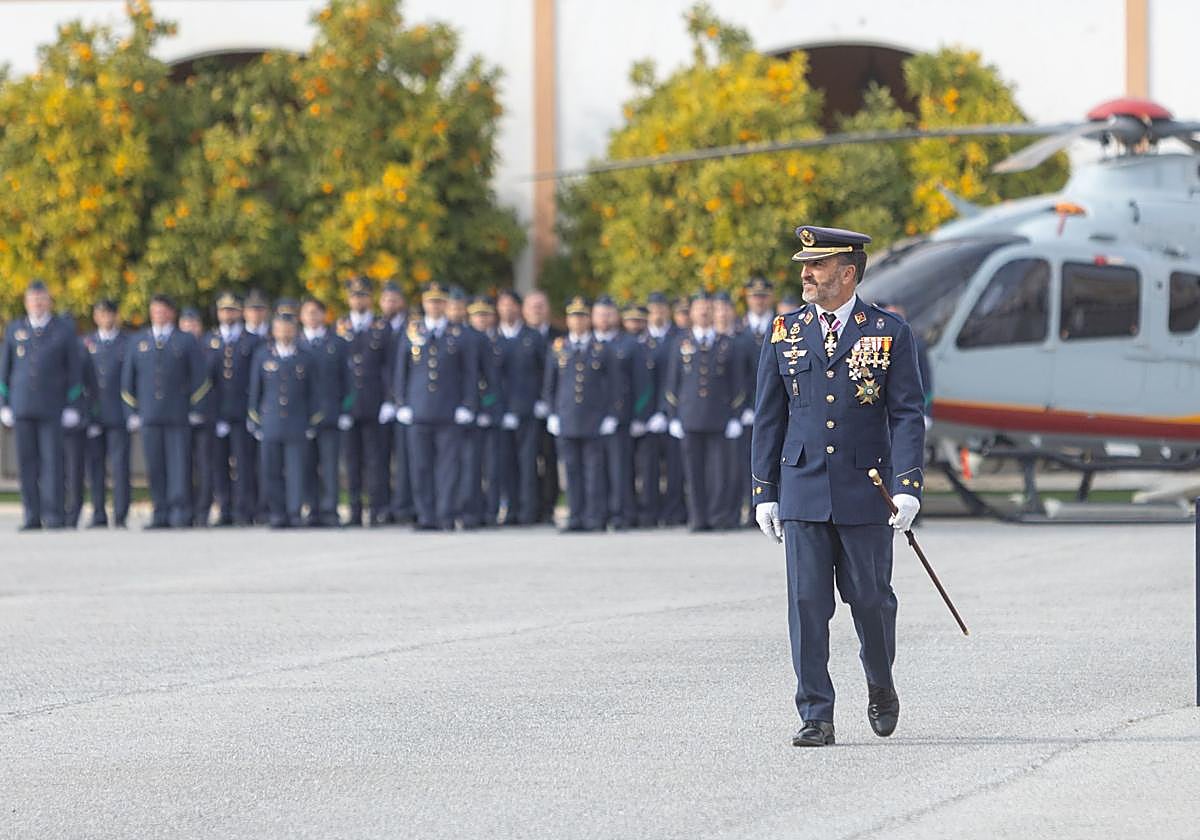 El coronel jefe de la Base, Joaquín Aguirre, en la celebración.