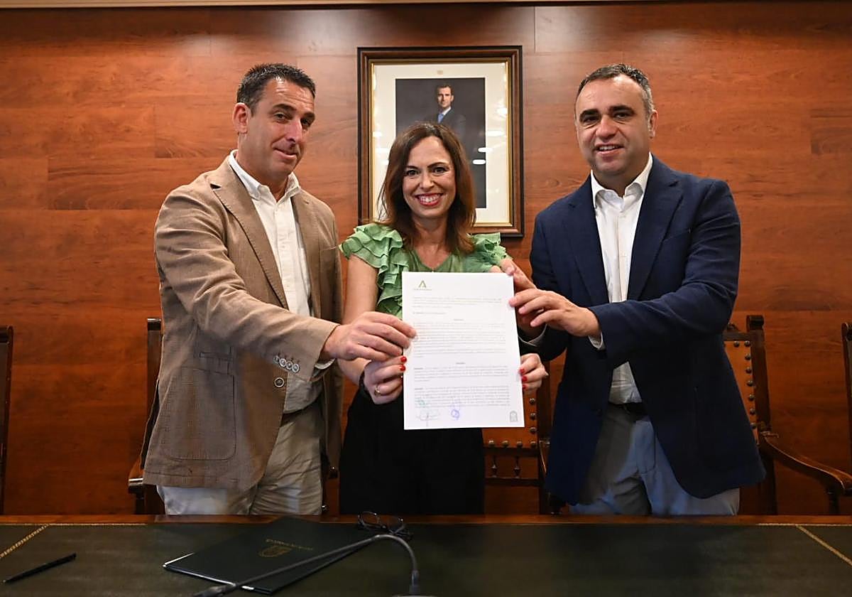 Firma del convenio para la creación del carril ciclopeatonal entre Armilla y Alhendín.