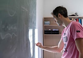 El físico Mikael Chala, de la Universidad de Granada,