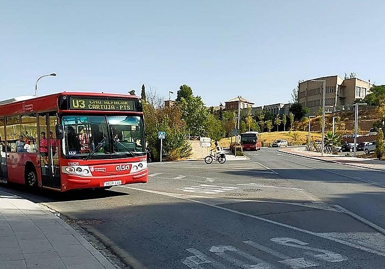 La UGR suprime el credibús con descuento para el bus para estudiantes de fuera de Granada