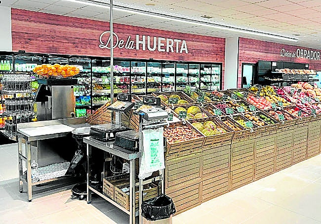 Exposición de productos en un Covirán.