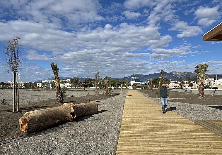 Avanzan las obras de modernización y revegetación de la Playa del Cable