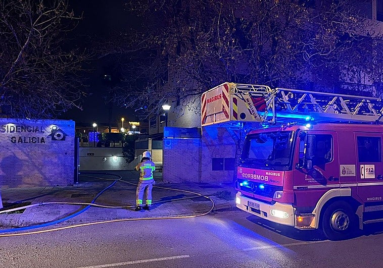 Un incendio en una vivienda de la Chana deja varios heridos