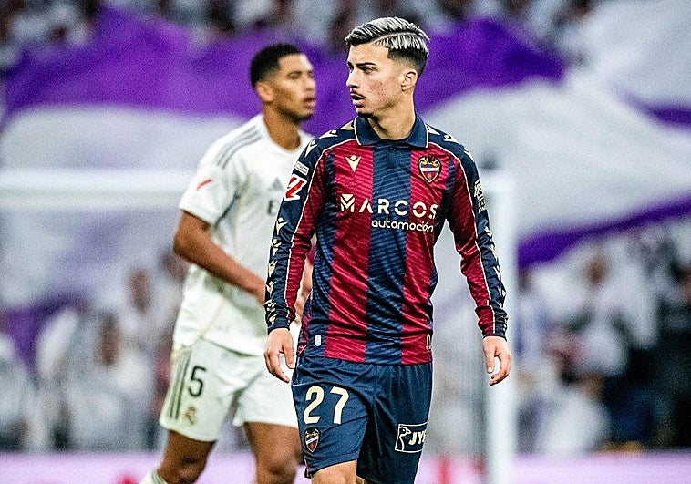 El granadino Paco Cortés debuta en Primera división en el Bernabéu