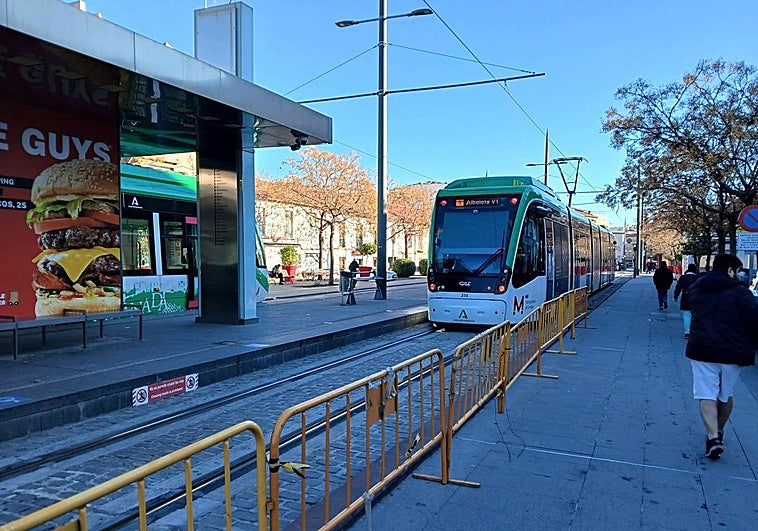 El metro Granada establece desde este lunes el servicio de bus lanzadera en Armilla por las obras