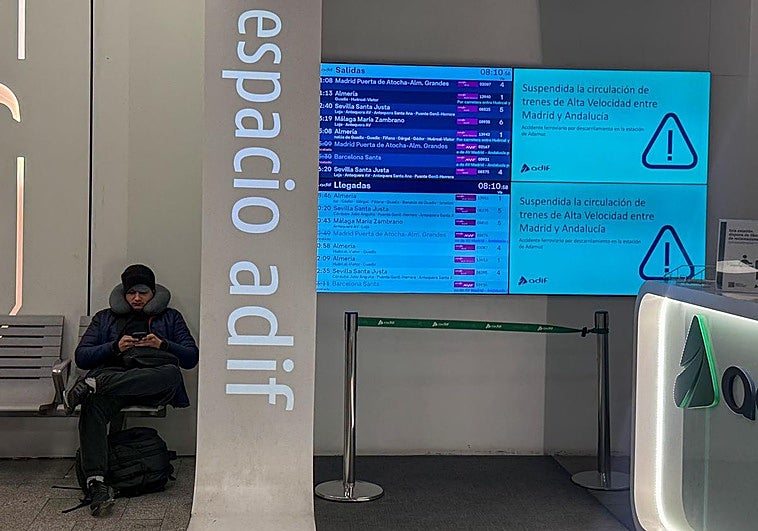 Renfe prepara para las 11.08 un tren de Granada-Madrid con recorrido alternativo