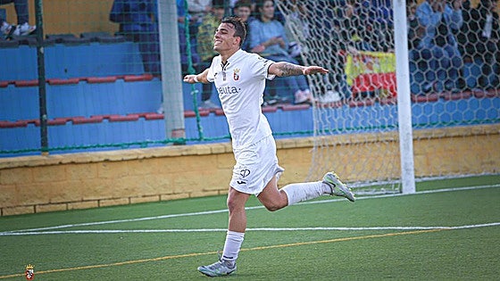 El Real Jaén sigue sondeando el mercado de fichajes para reforzar su plantilla