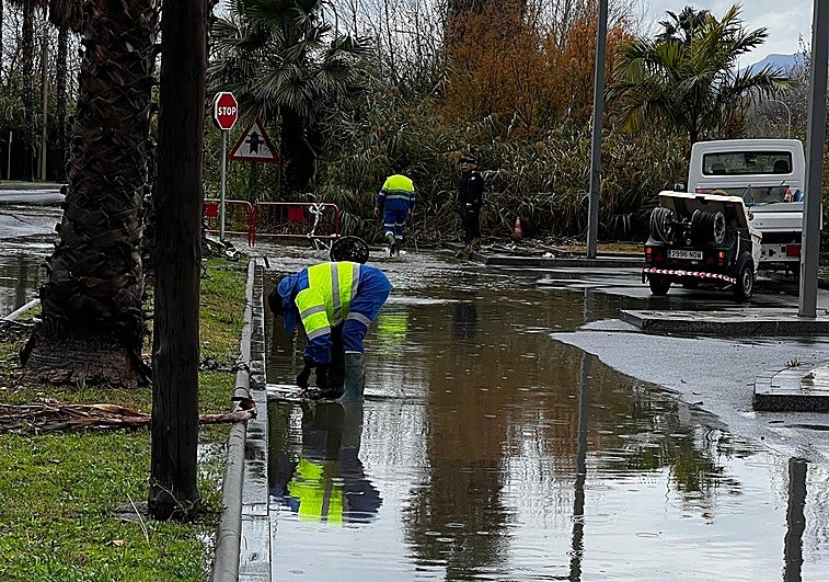 Las tormentas y el fuerte viento irrumpen este viernes en Granada: los municipios en alerta