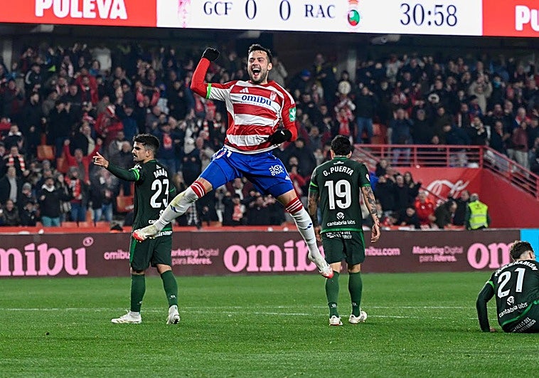 Un Granada sólido doblega al líder