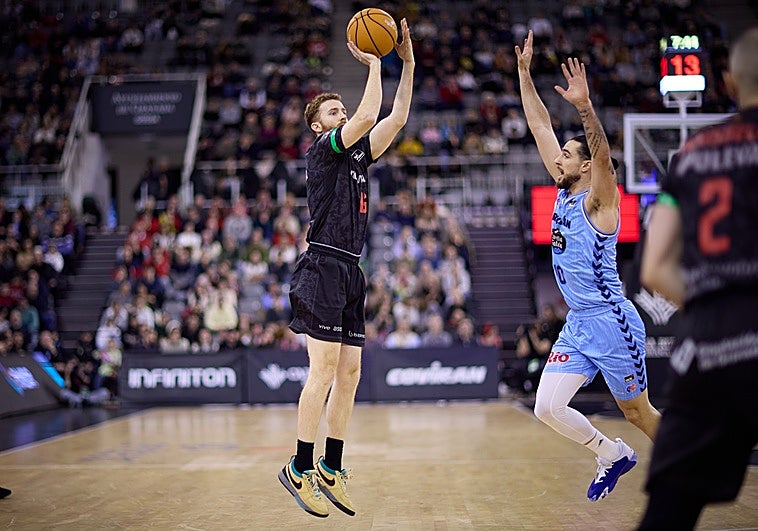 Arrojar la toalla para encender al Palacio