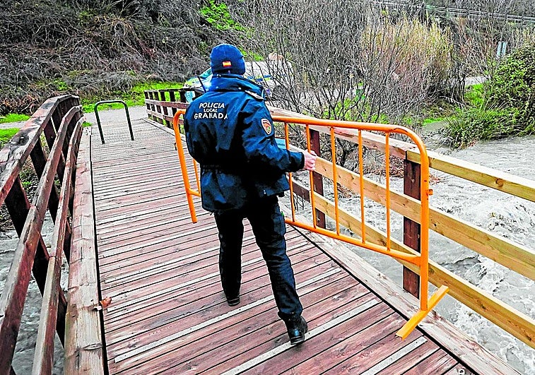 Granada se blinda para 24 horas en alerta máxima por lluvias intensas