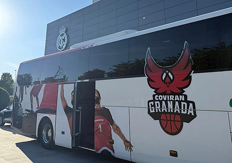 Susto para el Covirán Granada con un accidente de tráfico camino de Madrid sin consecuencias graves