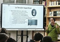 Mujeres en la ciencia. Charla de la profesora de Física Julia Maldonado al alumnado del IES Cartuja