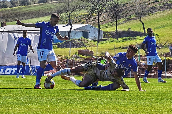 El Recreativo de Huelva sale vivo de Linarejos gracias a Jero Lario (1-1)
