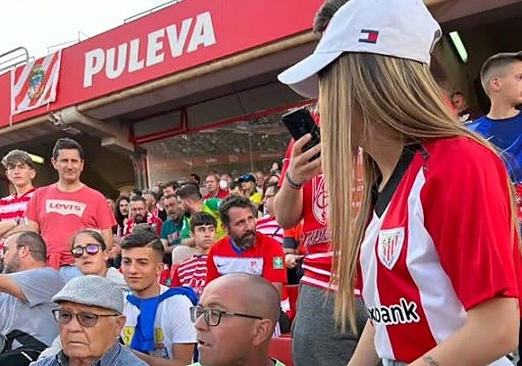 La emotiva historia viral de un abuelo del Athletic en Granada: «Merece cumplir su sueño»