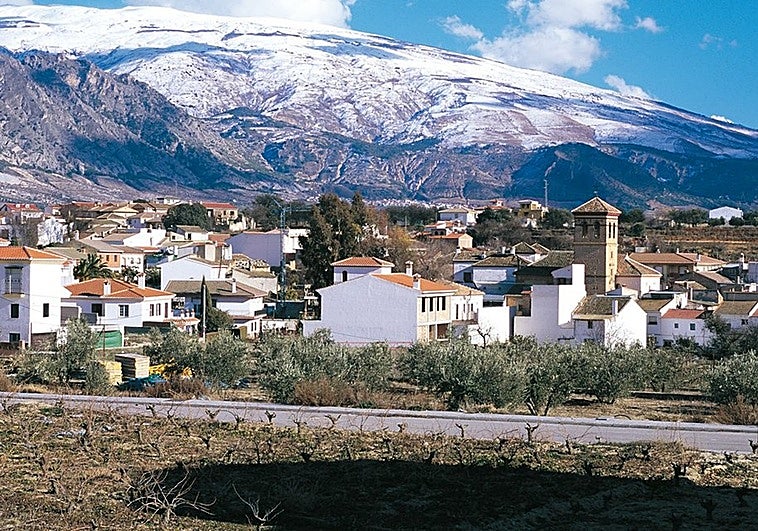 Exámenes custodiados en casa, sin guardar el anonimato y un tribunal con policías investigados en Villamena