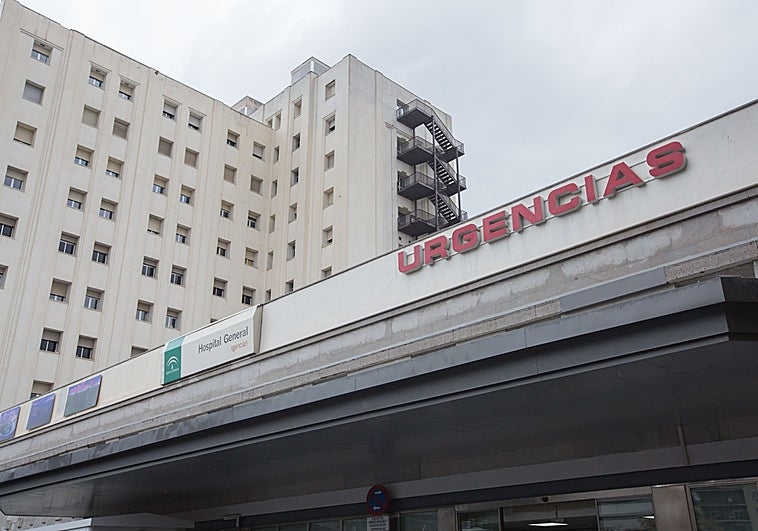 Juzgan a un médico y un empresario por un fraude de 475.000 euros en el Virgen de las Nieves