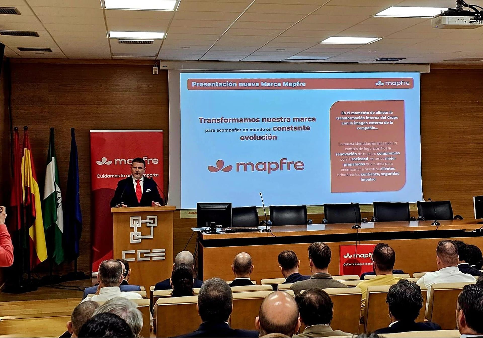 Mapfre presenta su nueva identidad corporativa en Granada | Ideal