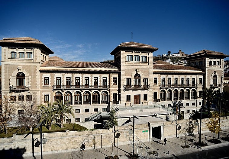 La sede de la Delegación del Gobierno de la Junta en Granada cierra al público este viernes para mejorar el sistema eléctrico del edificio