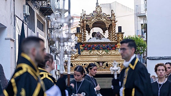 La noche enmudecida: Jaén acompaña al Santo Sepulcro