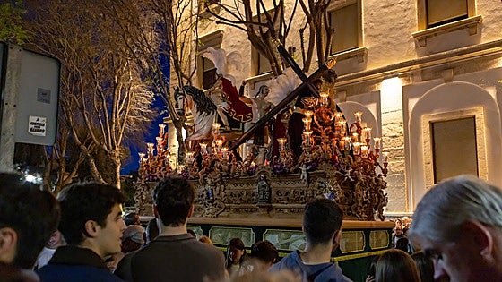 El verde botella del Gran Poder conquista Jaén y se afianza en el Jueves Santo