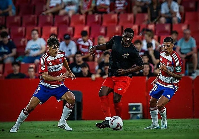 Odion Ighalo y otros tres exrojiblancos sin equipo