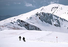 Sierra Nevada ofrecerá 70 kilómetros esquiables tras la Semana Santa