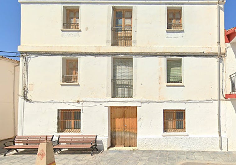 Subastan la antigua casa-cuartel de la Guardia Civil de un pueblo de Granada