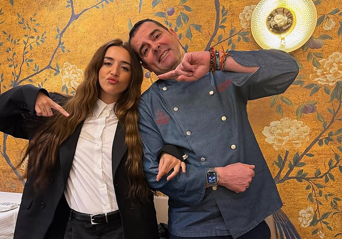 La comida de Lola Índigo e IlloJuan en el asador de los famosos de Granada: «La mejor chuleta»