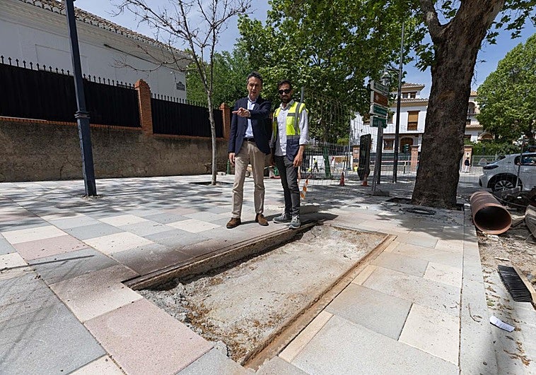 Un monumento para las vías del tranvía aparecidas en Cervantes: «Son de gran valor histórico para Granada»