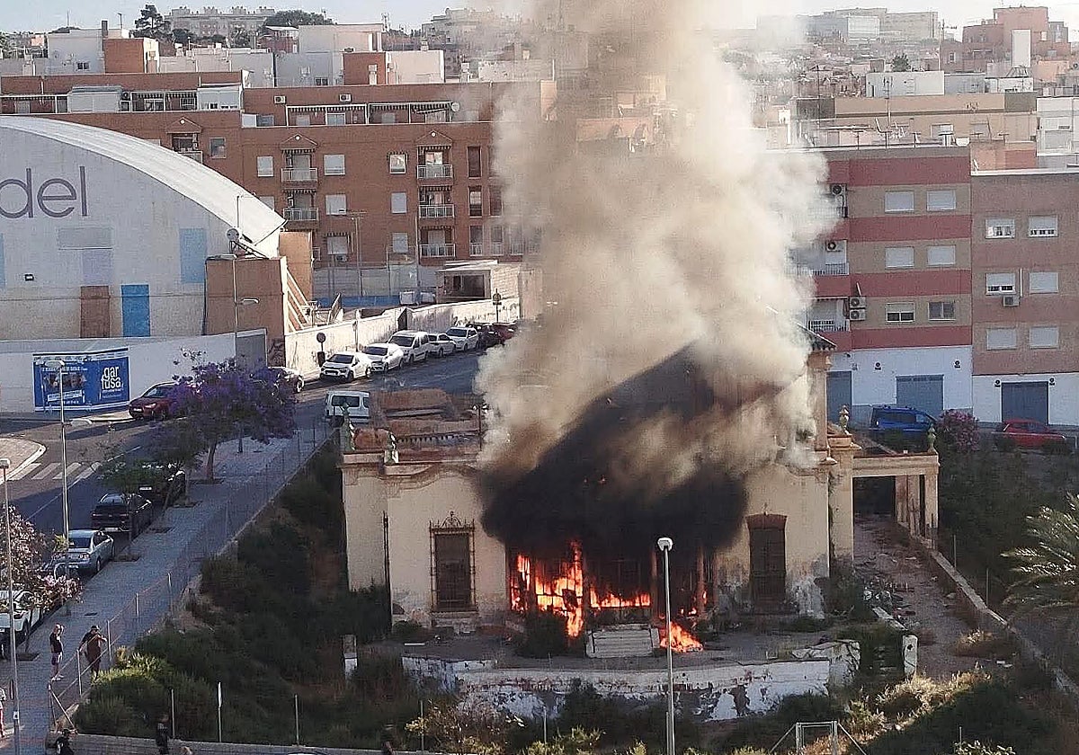 Arde El Hist rico Cortijo De Los Arcos En Almer a Ideal arde-el-hist-rico-cortijo-de-los-arcos-en-almer-a-ideal