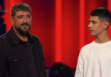 Antonio Orozco junto al joven cantante granadino Darío Gil