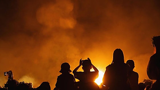 MiniHollywood Oasys presenta la noche del año: eclipse, barbacoa y Perseidas en el desierto