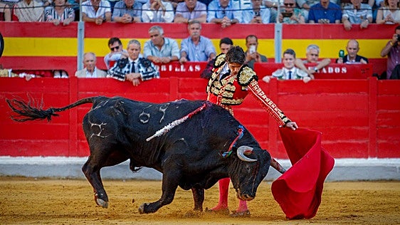 Figuras en son de guerra