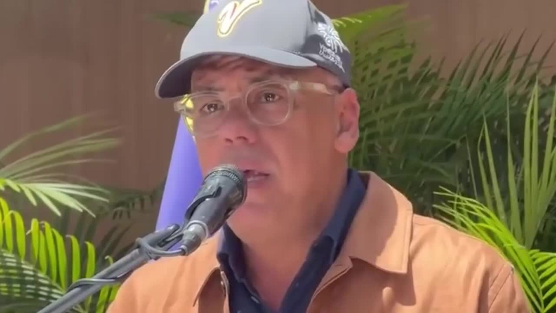Aumentan a 920 los muertos por los terremotos en Venezuela
