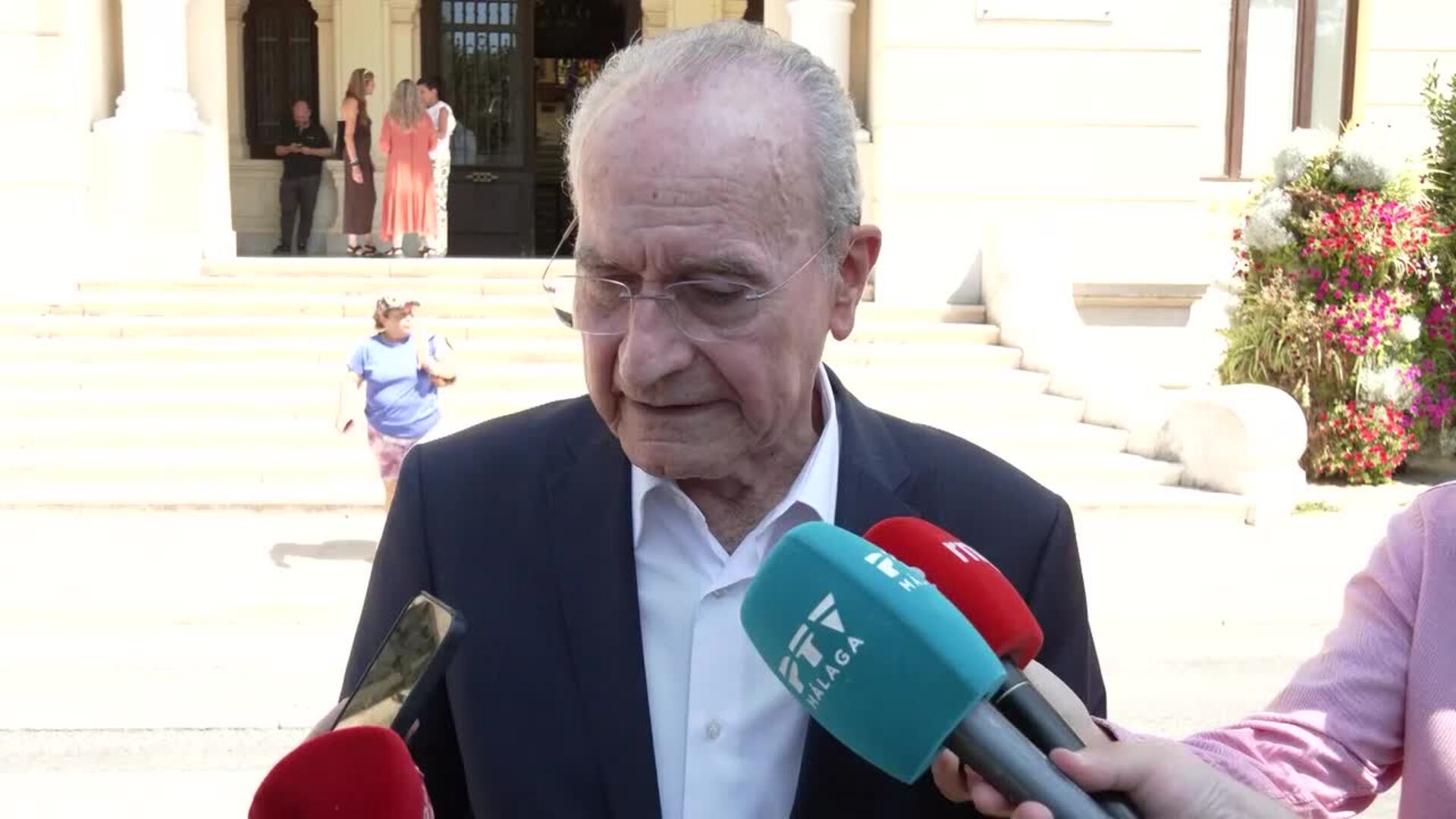 Málaga guarda minutos de silencio en memoria de las últimas víctimas de la violencia machista