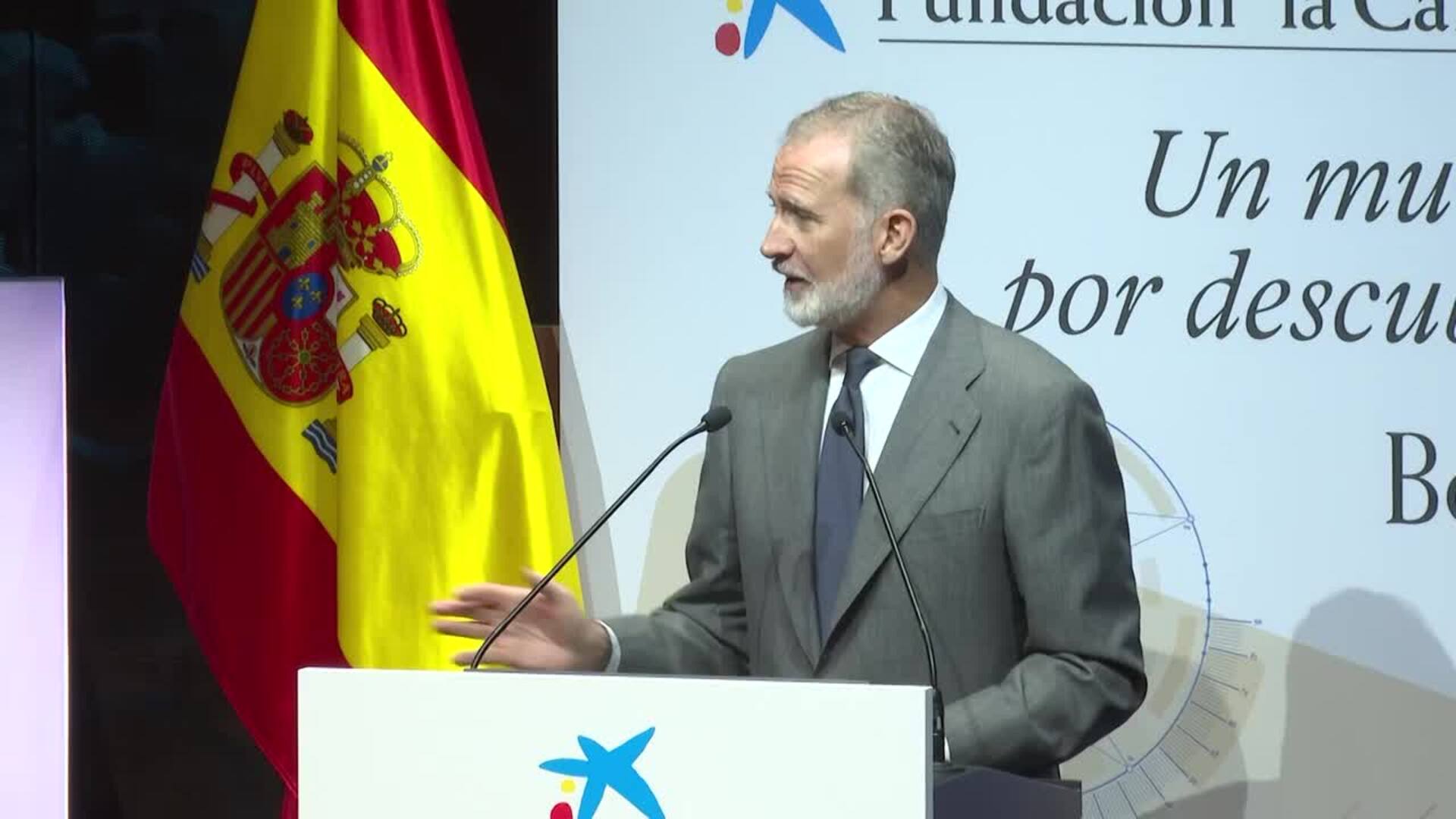 El Rey destaca el "talento y habilidad personal" de los 100 becados por Fundación la Caixa
