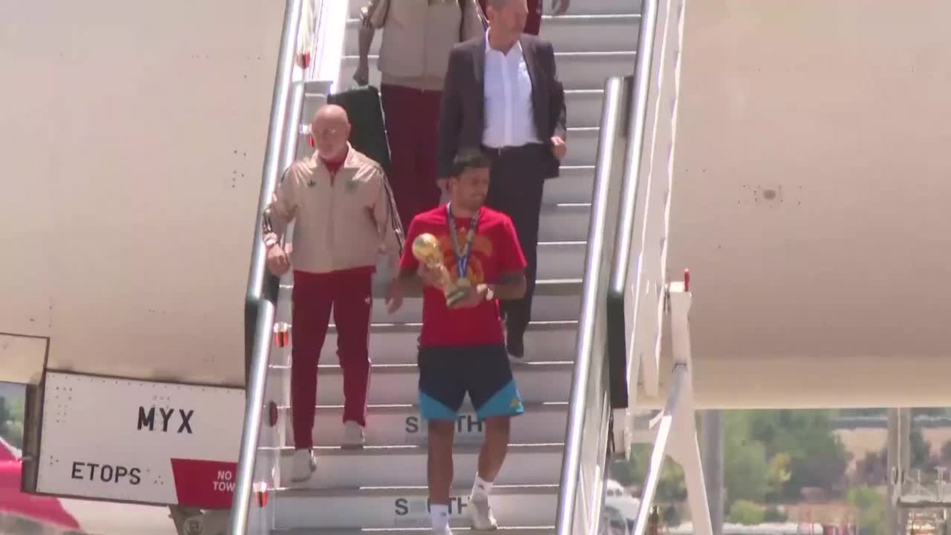 La Copa del Mundial 2026 ya está en España: La Selección aterriza en