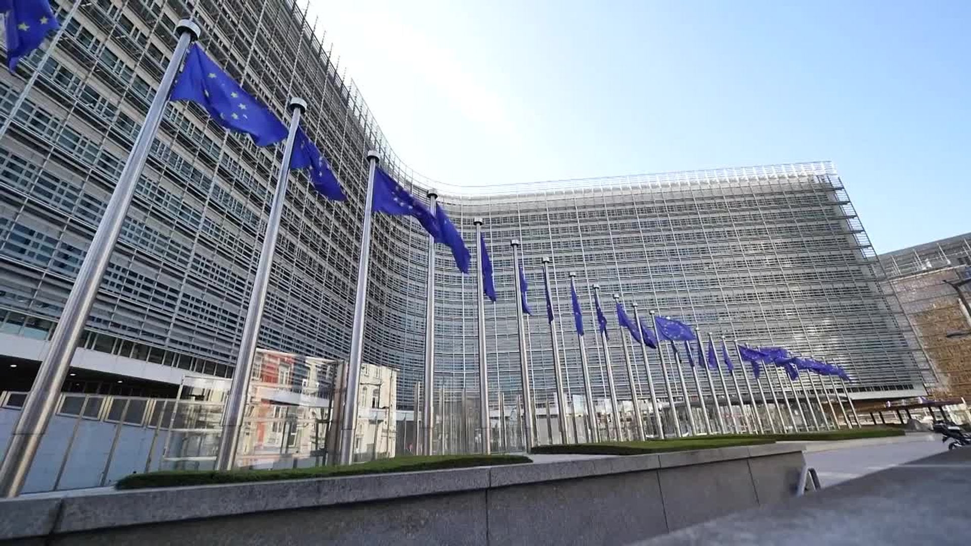UE aplica desde hoy reglas para que los coches tengan un 25% de plástico reciclado en 10 años