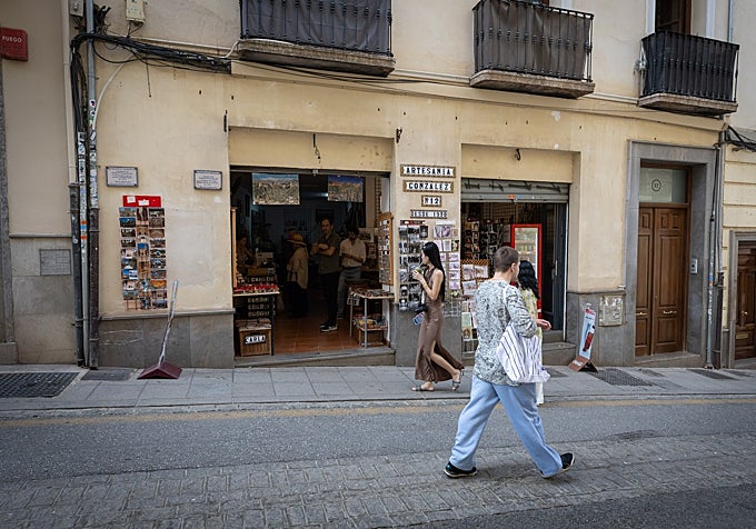 Entrada de Artesanía González, en Cuesta de Gomérez.