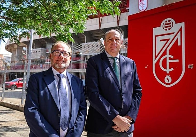 Los representantes de los accionistas minoritarios, Jos&eacute; Guerrero y Mariano de Damas, antes de la &uacute;ltima junta general extraordinaria.