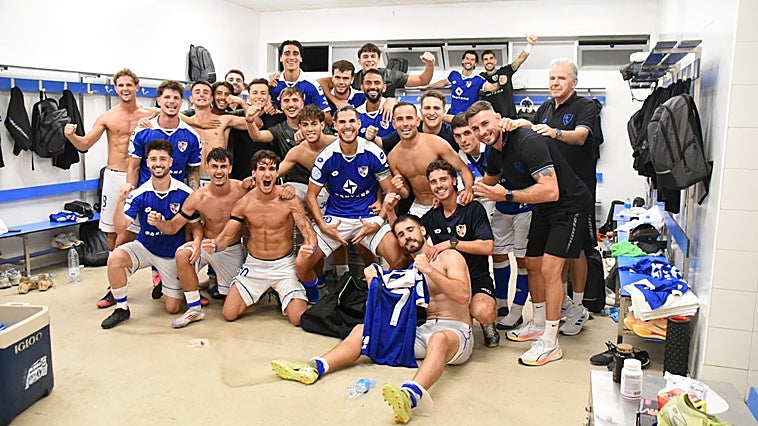 La goleada del Linares en Estepona manda un aviso al resto de rivales